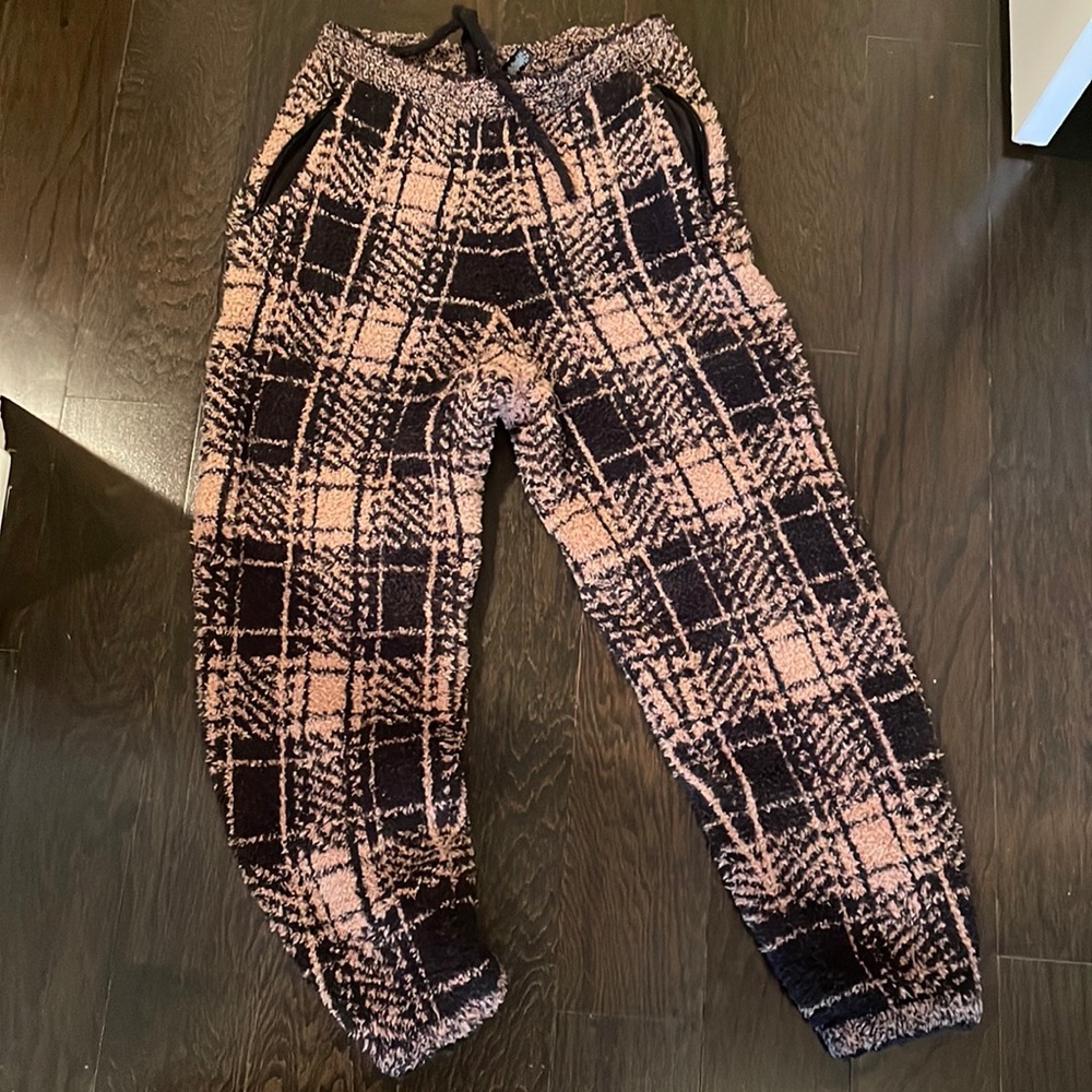 SKIMS MEDIUM size cozy pants